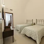 Casa Palacio Munoz Chaves Caces