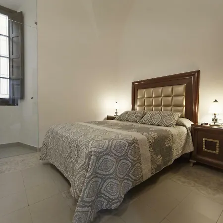 Palacio Munoz Chaves * Касерес