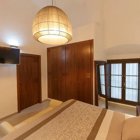 Palacio Munoz Chaves * Caces