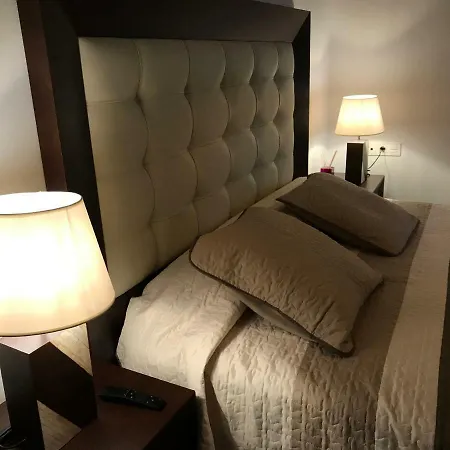 Palacio Munoz Chaves 아파트 *