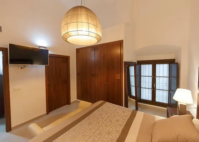 Palacio Munoz Chaves * Caces